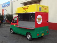 平塚アフリカ料理の移動販売車を製作